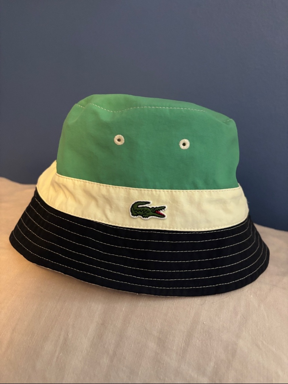 Lacoste Kids Tri-Tone Bucket Hat in green/Navy/Cream— Large